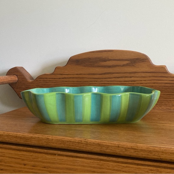 Gail Pittman Ruffle Oval Bowl and Cheese Spreaders - Picture 2 of 8